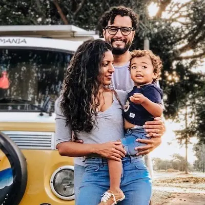 Davi and Moni with their child