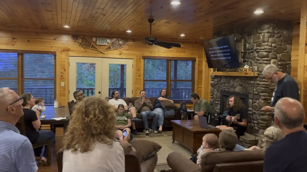 A YWAM Student Centre satellite group meeting in a lodge in Tennessee